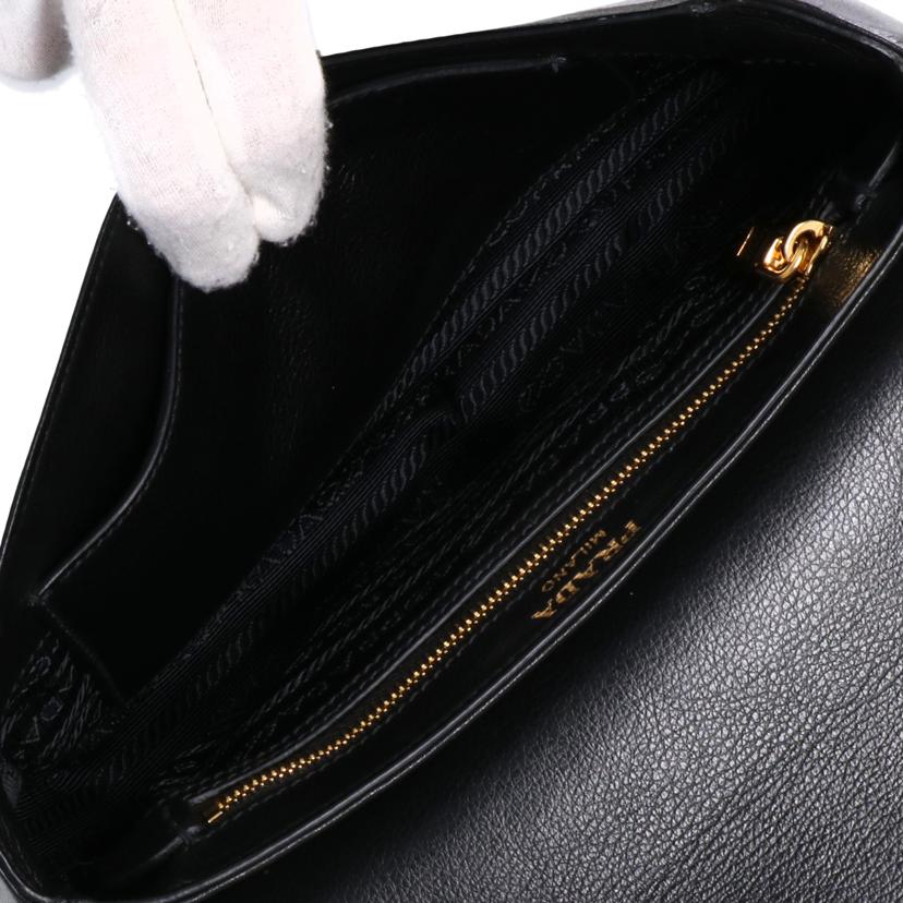 ＰＲＡＤＡ プラダ/スタッズチェーンショルダーバッグ/1BD147//Aランク/75