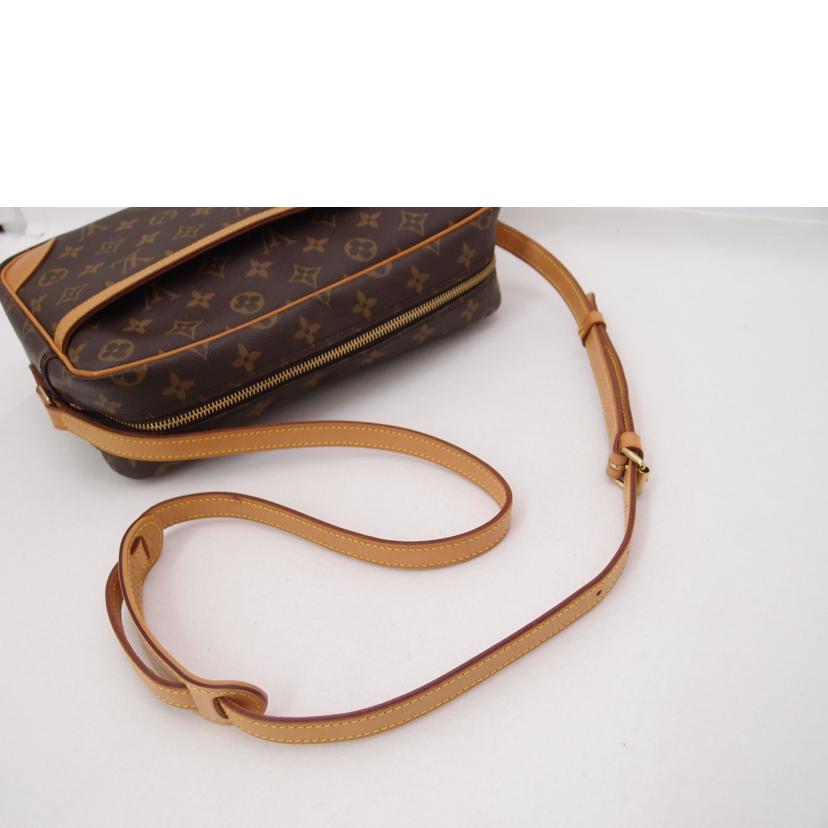 ＬＯＵＩＳ　ＶＵＩＴＴＯＮ ルイヴィトン ルイ・ヴィトン ビトン ショルダーバッグ ブラウン メンズ レディース 定番 人気 ＬＶ 斜め掛け 肩がけ/トロカデロ２７／モノグラム　/M51274//MB0***/Aランク/69