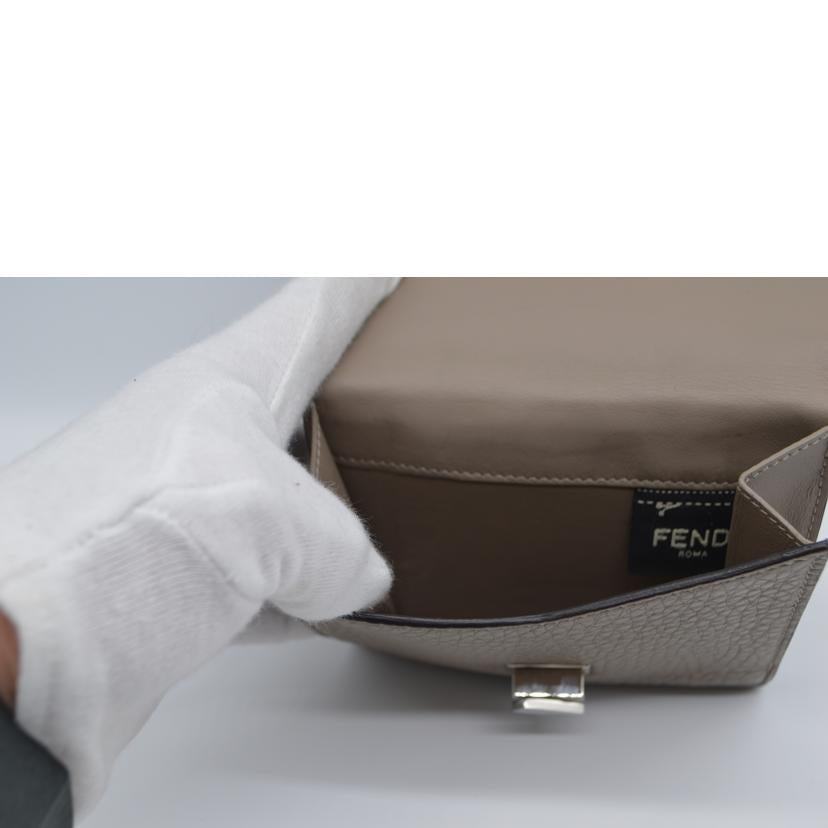 ＦＥＮＤＩ フェンディ/ピーカブーセレリアレザーウォレット/8M0438//209*****/Bランク/89