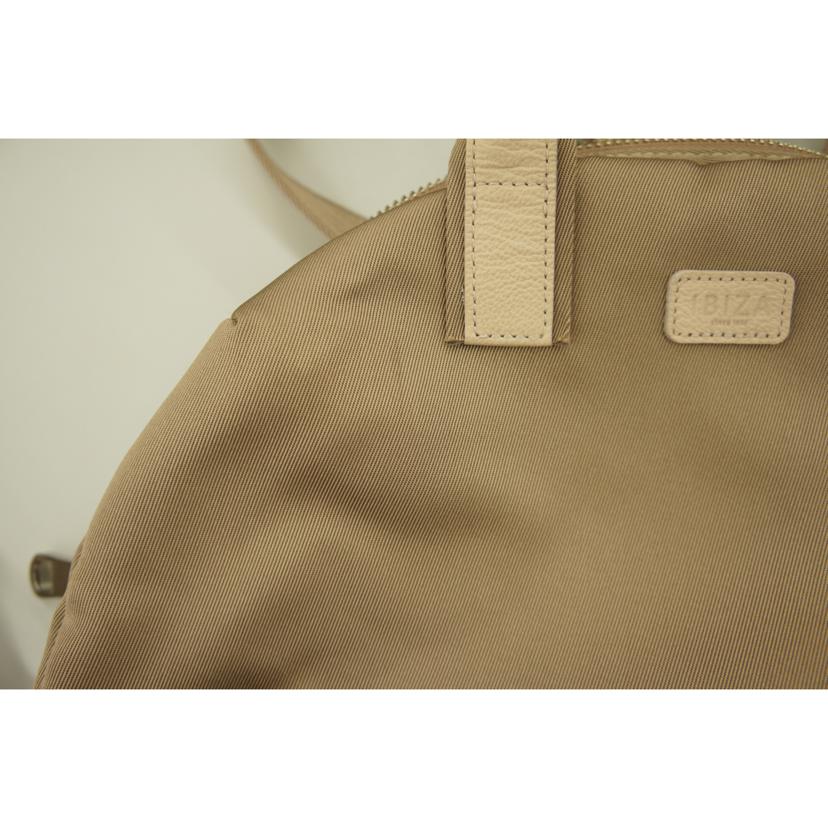 ＩＢＩＺＡ イビザ/ＩＢＩＺＡ　クラーラ　ナイロンリュック　ベージュ　　０９１２//Aランク/75