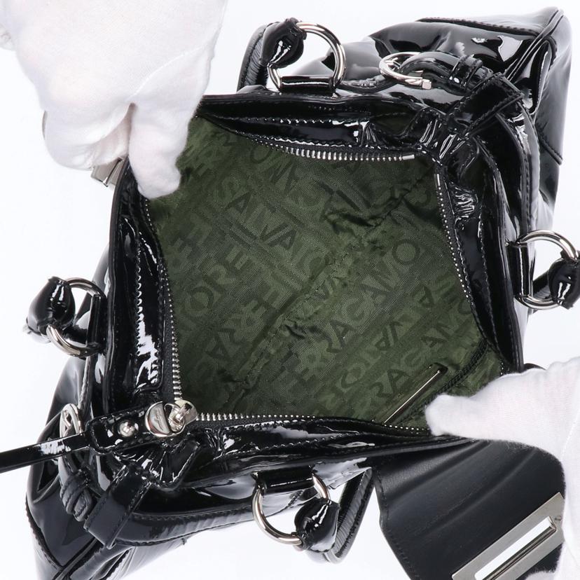 Ｓａｌｖａｔｏｒｅ　Ｆｅｒｒａｇａｍｏ ｻﾙｳﾞｧﾄｰﾚﾌｪﾗｶﾞﾓ/ガンチーニハンドバッグ／エナメル/AU21/6317//ABランク/94