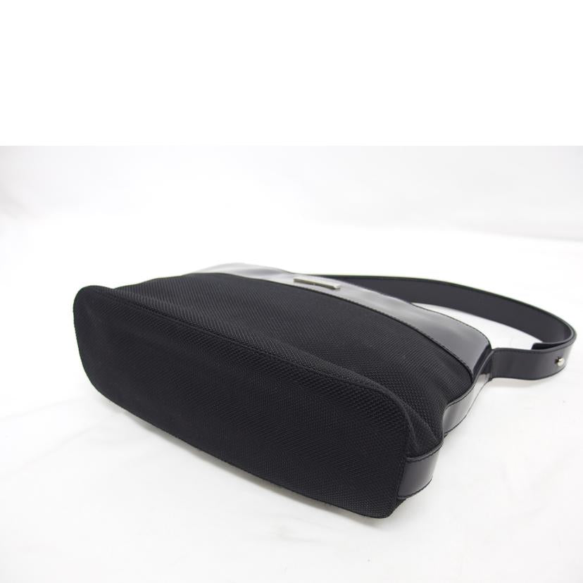 ＣＥＬＩＮＥ セリーヌ ハンドバッグ 肩掛け エナメルレザー ナイロン/ワンショルダーバッグ／ブラック//MC9***/ABランク/04