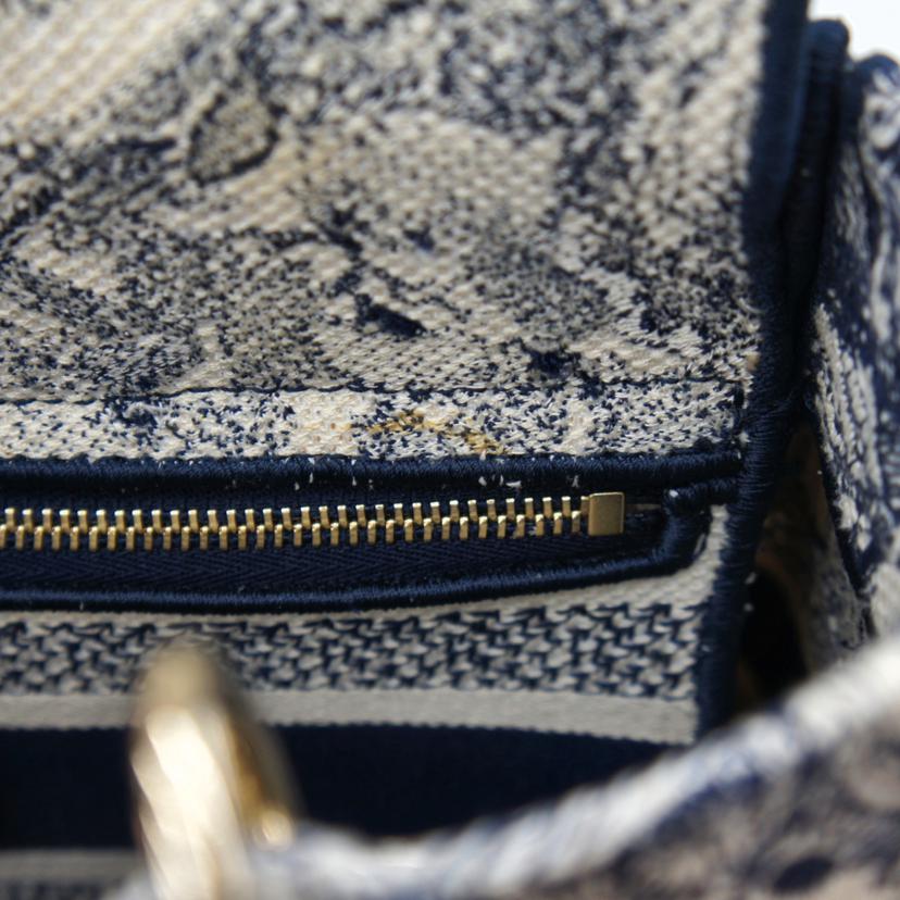 Ｄｉｏｒ ﾃﾞｨｵｰﾙ/Ｄ－ＬＩＴＥ／トワルドゥジェイエンブロイダリー／ミディアムトート/M0565OTDT//Bランク/78