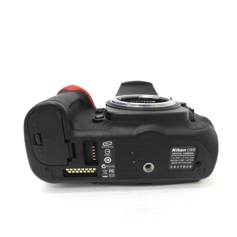 Nikon D300 デジタル一眼レフカメラ（バッテリーなし） Nikon D300 デジタル一眼レフカメラ（バッテリーなし）