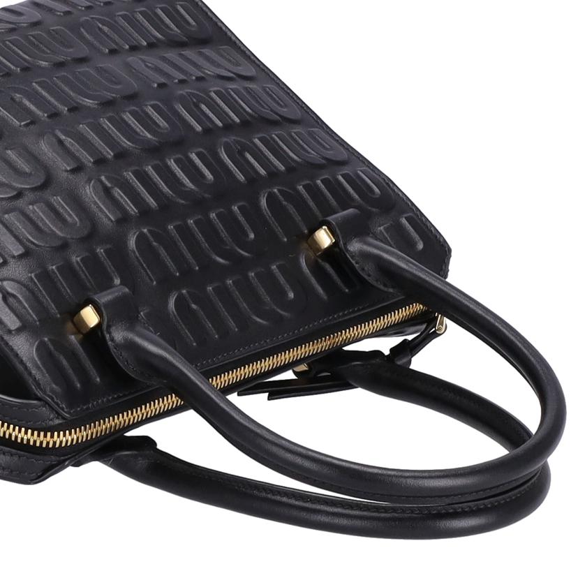 ｍｉｕ　ｍｉｕ ミュウミュウ　miu miu　エンボスロゴ　レザー2Wayショルダー　ブラック　レディース/エンボスロゴ／レザー２Ｗａｙショルダー／黒/5BB111//Aランク/37