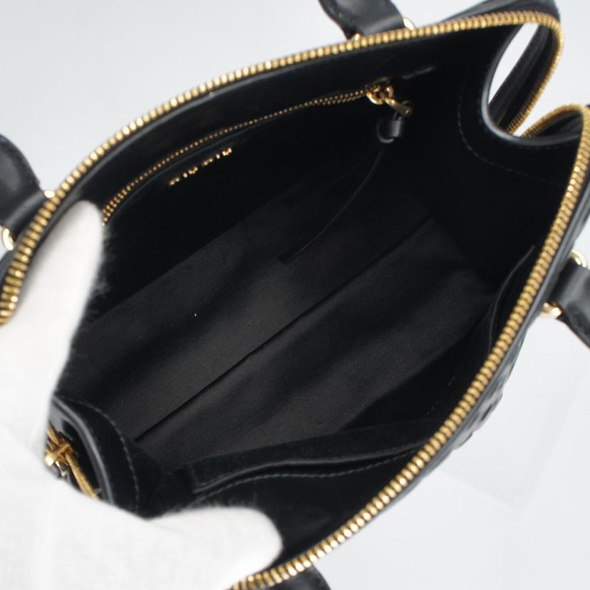 ｍｉｕ　ｍｉｕ ミュウミュウ　miu miu　エンボスロゴ　レザー2Wayショルダー　ブラック　レディース/エンボスロゴ／レザー２Ｗａｙショルダー／黒/5BB111//Aランク/37